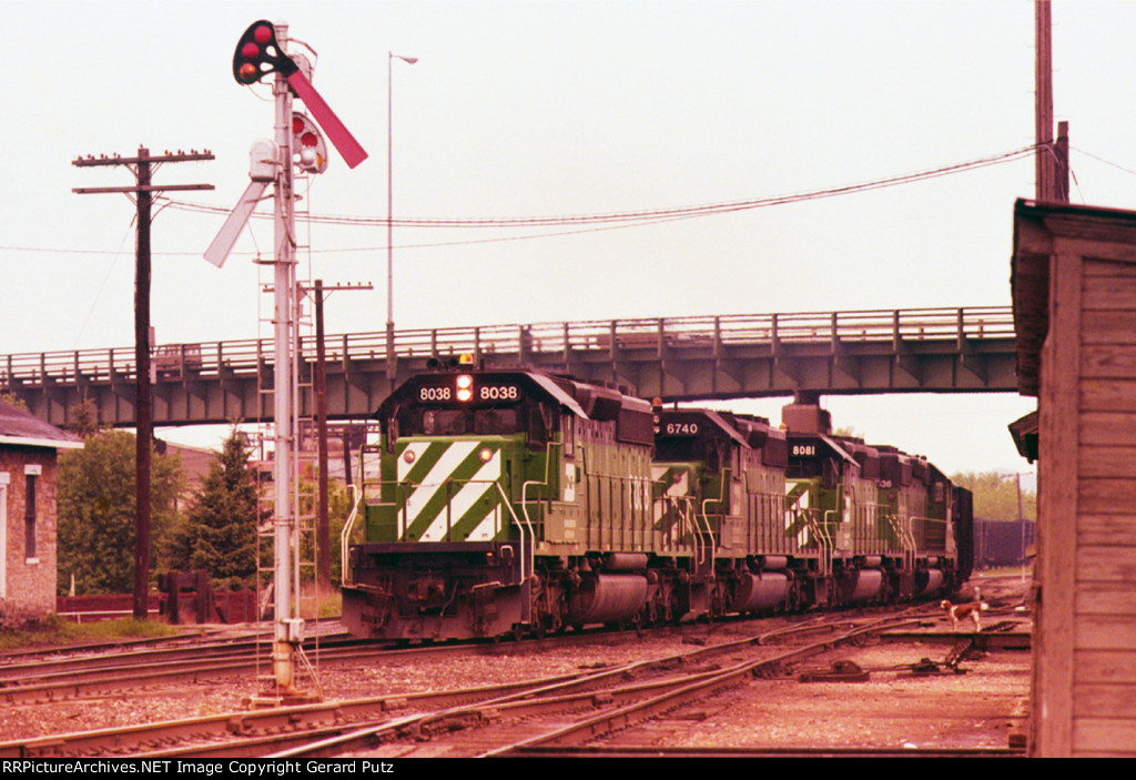 w/b BN Empty Coal Cars Train